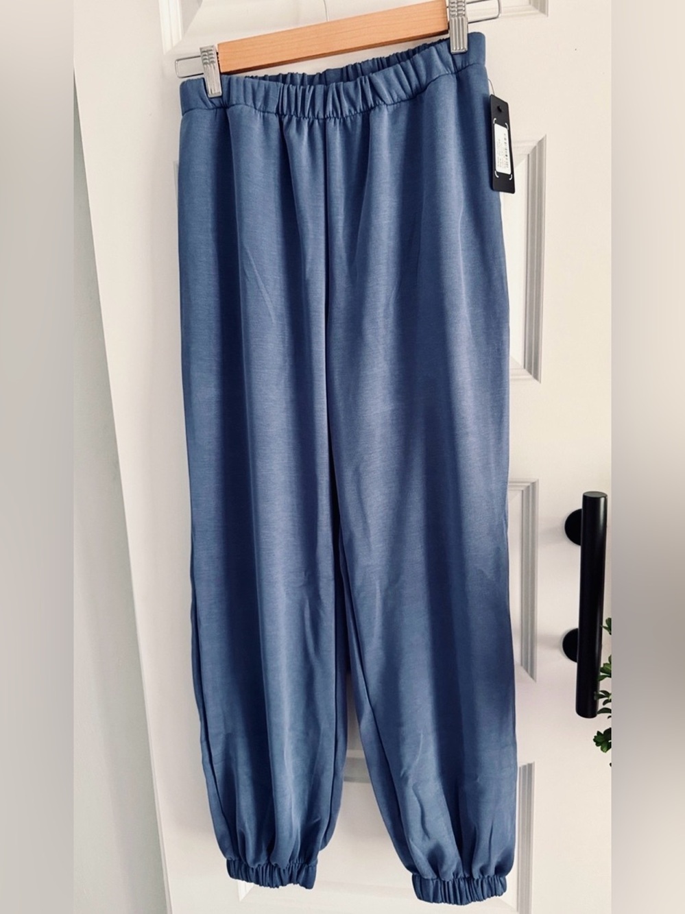 NUX Denim Blue Elastic Waist Sleek Jogger Pants small